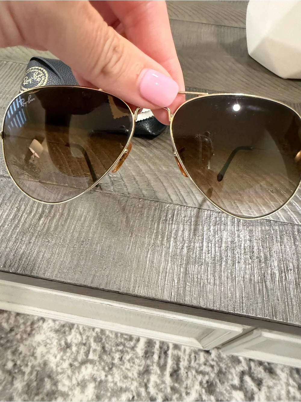 Ray-Ban Men’s Gold Frame Brown Lens Aviator Sunglasses with Case